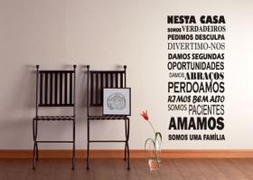 Adesivo Decorativo de Parede Nesta casa Amamos somos uma família para sala