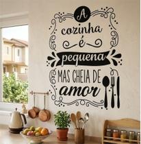 Adesivo Decorativo Frase a Cozinha é Pequena e Cheia de Amor Adesivo Decorativo Frase a Cozinha é Pequena e Cheia de Amor