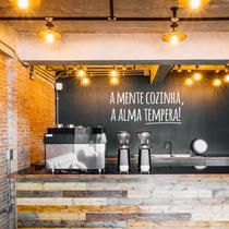Adesivo Decorativo Parede Frase A Mente Cozinha, A Alma Tempera!