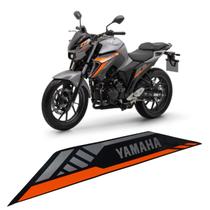 Adesivo Emblema Da Tampa Lateral Esquerdo Fz25 2025 Cinza