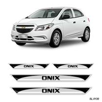Adesivo Kit Soleira Resinada Chevrolet Onix 2013 - 2018 Adesivo Kit Soleira Resinada Chevrolet Onix 2013 - 2018
