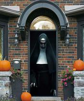 Adesivo mural de porta Pumkryth Halloween 3D Nun 77x200cm PVC