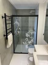 Adesivo Para Box de Banheiro Florais Arabesco Jateados Adesivo Para Box de Banheiro Florais Arabesco Jateados