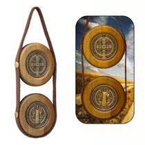 Adorno Escapulário de Porta Medalha de São Bento Madeira