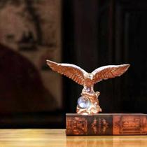 Águia Dourada Estátua P Com Bola De Cristal Símbolo De Poder