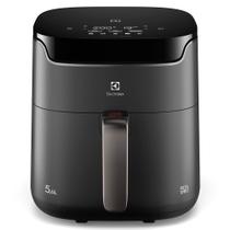 Air Fryer Electrolux por Rita Lobo 5,6L Digital Cinza Experience Economia de Energia 1400W (EAF45) Air Fryer Electrolux por Rita Lobo 5,6L Digital Cinza Experience Economia de Energia 1400W (EAF45)