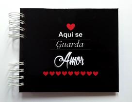 Álbum de fotos para scrapbook Aqui Se Guarda Amor 15,7x18,5cm preto presente namorados