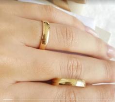 Aliança 04 gramas o par de ouro 14k