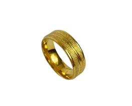 Aliança Aço Inox Dourada Diamantada Com Frisos Cruzados 8mm