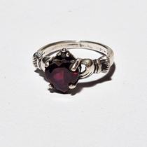 Aliança / Anel Claddagh - Com Coração Vermelho Rubi em Zircônia - Em Prata 925 Aliança / Anel Claddagh - Com Coração Vermelho Rubi em Zircônia - Em Prata 925