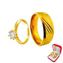 Aliança Banhada Ouro 18k Riscos 6mm Compromisso + Anel Solitario 2mm Dourado Pedra Branca Noivado