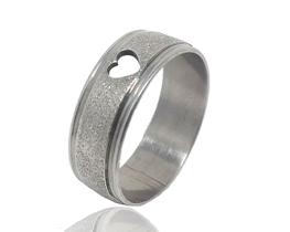 Aliança de Namoro em Aço Coração Vado com 8mm Tamanho 19