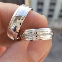 Aliança de prata cravejada com zirconia Aliança de prata cravejada com zirconia
