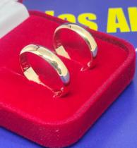 Alianças Meia Cana Par Noivado Casamento Ouro 18 Kilates Peso 5.20 Gramas 5 mm Gravadas Alianças Meia Cana Par Noivado Casamento Ouro 18 Kilates Peso 5.20 Gramas 5 mm Gravadas