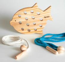 Alinhavo Peixe Baby, de Madeira e Algodão, da Pachu - Cód. P-26 Alinhavo Peixe Baby, de Madeira e Algodão, da Pachu - Cód. P-26
