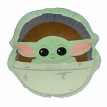 Almofada 3D Baby Yoda No Berço Aveludada Oficial Star Wars - Zona Criativa