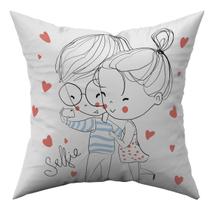 Almofada Avulsa Cheia Namorados Casal Romântico 45cm x 45cm com Refil Almofada Avulsa Cheia Namorados Casal Romântico 45cm x 45cm com Refil