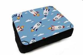 Almofada Bandeja para Notebook Laptop Infantil Kids Estampa Desenhos Almofada Bandeja para Notebook Laptop Infantil Kids Estampa Desenhos