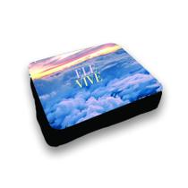 Almofada Bandeja para Notebook Laptop Personalizado Ele Vive - Criative Gifts
