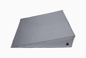 Almofada Bed Wedge Travelwedge, autoinflável, 30 cm, leve