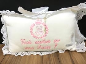 Almofada bordada com terço (convite dindos)