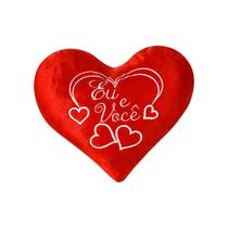 Almofada bordada coração de pelúcia eu e você vermelha 1pç