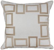 Almofada Chenile Com Aplique Geométrico Retângulos Vazados 52x52cm Bege