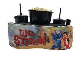 Almofada Com Bolso Porta Pipoca Balde + Copos Lilo & Stitch 1 Almofada Com Bolso Porta Pipoca Balde + Copos Lilo & Stitch 1