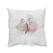 Almofada de aliança de casamento elegante branca com renda e flores rosa