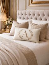 Almofada Decorativa Bordada Inicial Personalizada 50x30cm Cama, Sofá e Quarto Moderno Cor do Bordado:Dourado Almofada Decorativa Bordada Inicial Personalizada 50x30cm Cama, Sofá e Quarto Moderno Cor do Bordado:Dourado