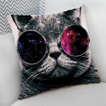 Almofada Decorativa Cheia c/ Zíper 25x25cm, Gato com Óculos