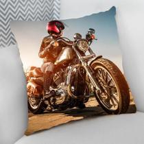 Almofada Decorativa Cheia c/ Zíper 25x25cm, Moto na estrada Almofada Decorativa Cheia c/ Zíper 25x25cm, Moto na estrada