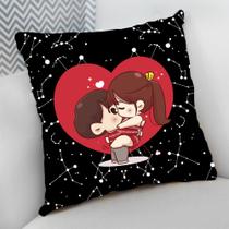 Almofada Decorativa Cheia c/ Zíper 40x40 Dia dos Namorados Beijos Galáxia