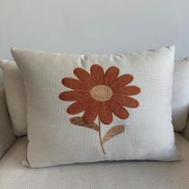 Almofada Linho Bordada Margarida 45x45 com Enchimento Almofada Linho Bordada Margarida 45x45 com Enchimento