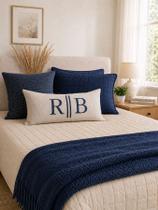 Almofada Personalizada INICIAL INICIAL Casal Bordada (01 UNIDADE) 50x30 Com Enchimento Cama Posta Cor do Bordado:Azul