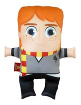 Almofada Ploosh Ronny Hogwarts Harry Potter Grifinoria Bruxo Almofada Ploosh Ronny Hogwarts Harry Potter Grifinoria Bruxo
