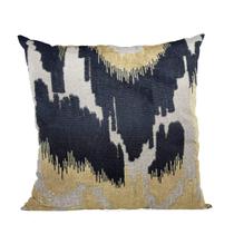 Almofada Plutus Brands Velvet Glamour 61x61 cm Preto e Dourado Almofada Plutus Brands Velvet Glamour 61x61 cm Preto e Dourado