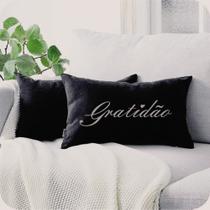 Almofada Retangular Preta Serigrafada 30x50cm Gratidão Cinza Almofada Retangular Preta Serigrafada 30x50cm Gratidão Cinza