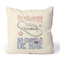 Almofada Sobrevivi ao chinelo de mãe Almofada Sobrevivi ao chinelo de mãe