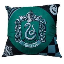 Almofada Sonserina Harry Potter 25x25cm Fibra Veludo -Zona Criativa Almofada Sonserina Harry Potter 25x25cm Fibra Veludo -Zona Criativa