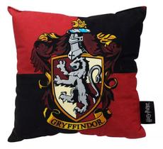 Almofada Veludo Casas Hogwarts Grifinoria Harry Potter 25cm - Pillowtex Ind e Com Textil-eir