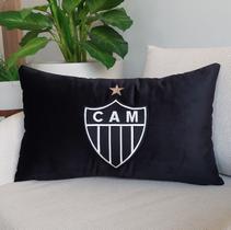 Almofada Veludo Rineira Bordada Atlético Mineiro 50x30cm Com Enchimento Almofada Veludo Rineira Bordada Atlético Mineiro 50x30cm Com Enchimento