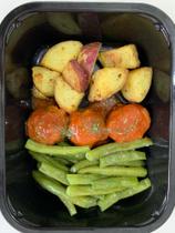 Almôndegas ao sugo com batata doce e vagem Almôndegas ao sugo com batata doce e vagem