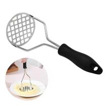 Amassador Em Inox Cabo Preto Espremedor De Mandioca Batatas Legumes