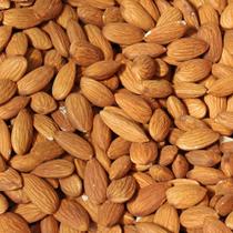 Amêndoa Crua e Sem Casca 1kg Amêndoa Crua e Sem Casca 1kg