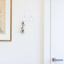 Ancho de Parede Aramado Garrafa e Taça para Pendurar Xícaras Branco