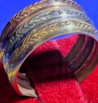 Anel 3 Cores Ouro 18 Kilates Peso 2.60 Gramas Topo 10 mm