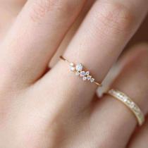 Anel com strass feminino Anel com strass feminino