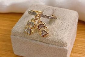 Anel Cravejado Pingente Duas Meninas Anel Cravejado Pingente Duas Meninas