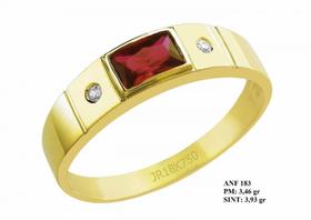 Anel de Formatura em Ouro 18k com Pedra Central Retangular Rubi e Brilhantes em Zircônia Anel de Formatura em Ouro 18k com Pedra Central Retangular Rubi e Brilhantes em Zircônia